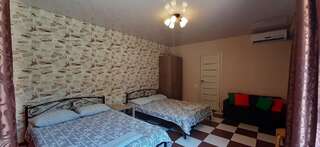 Гостевой дом Guest house Четыре Сезона Гагра Четырехместный номер «Премиум»-3